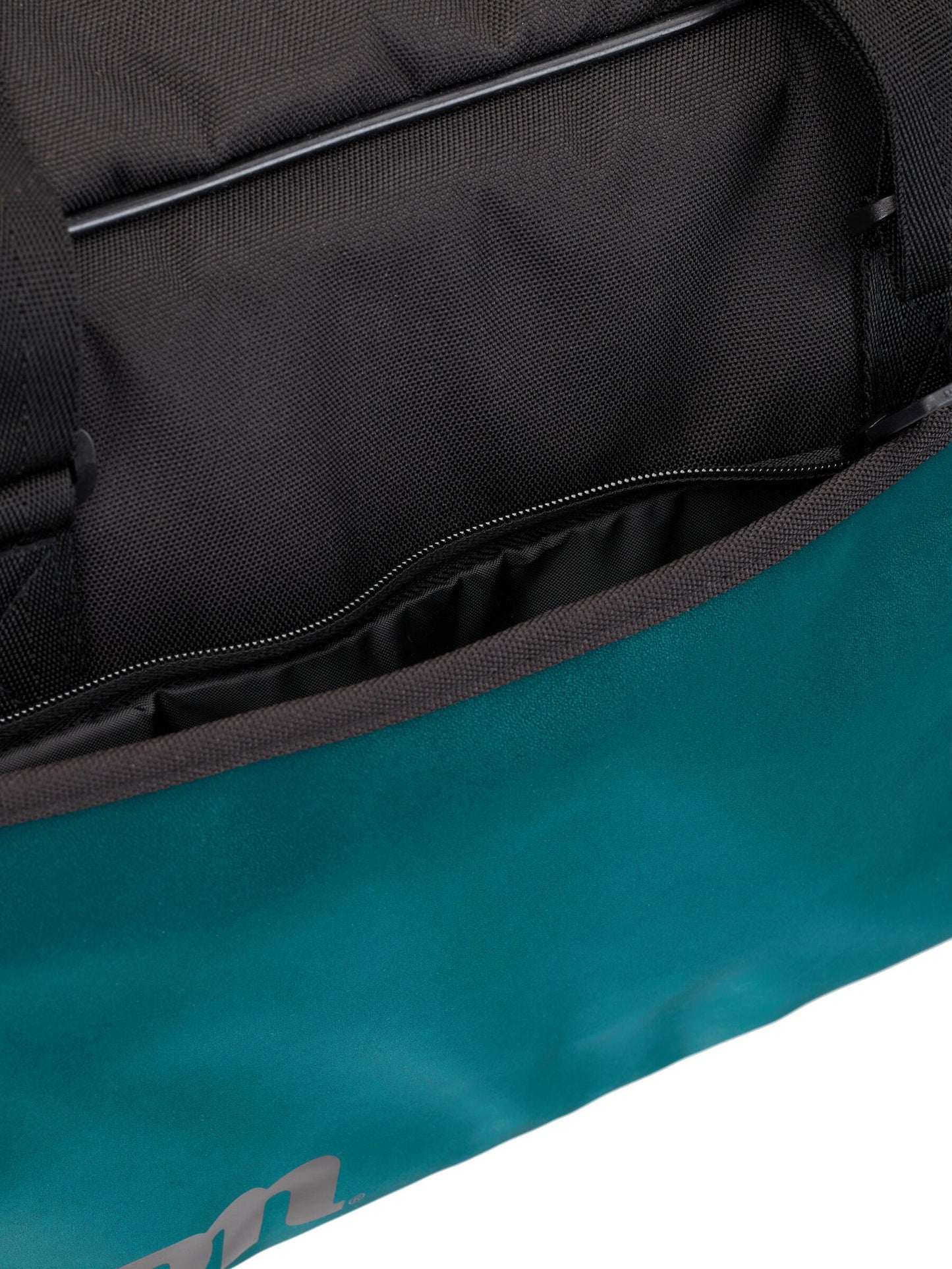 Wilson Blade v9 Super Tour Duffle Bag