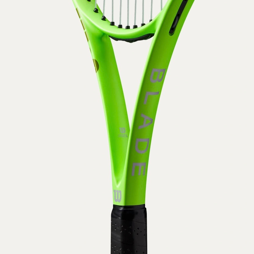 Wilson Blade Feel RXT 105 Tennis Racket (Unstrung 298g) (prestrung)