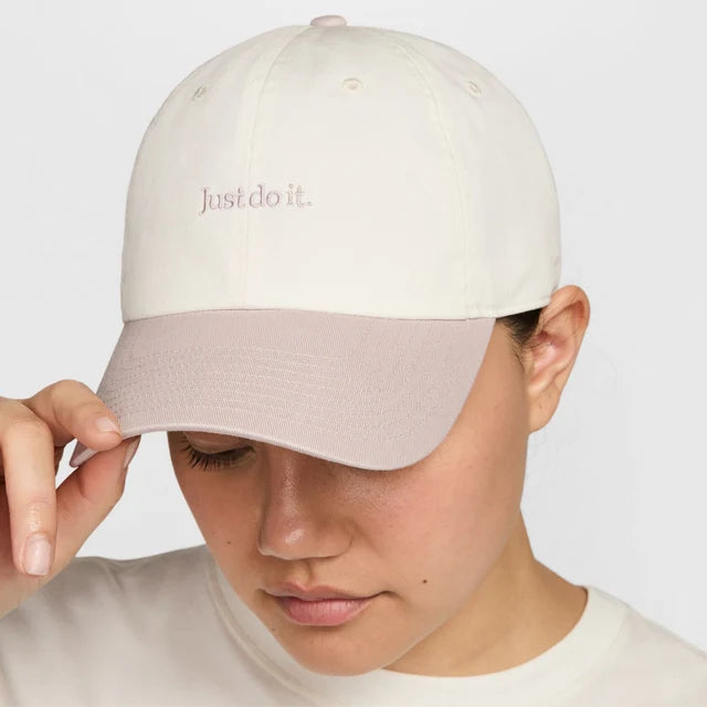 Nike Unisex Unstructured Club JDI Cap (Sail/Particle Rose/Particle Rose)
